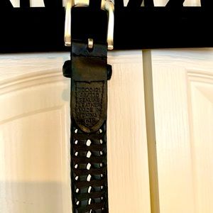 Men’s belt.